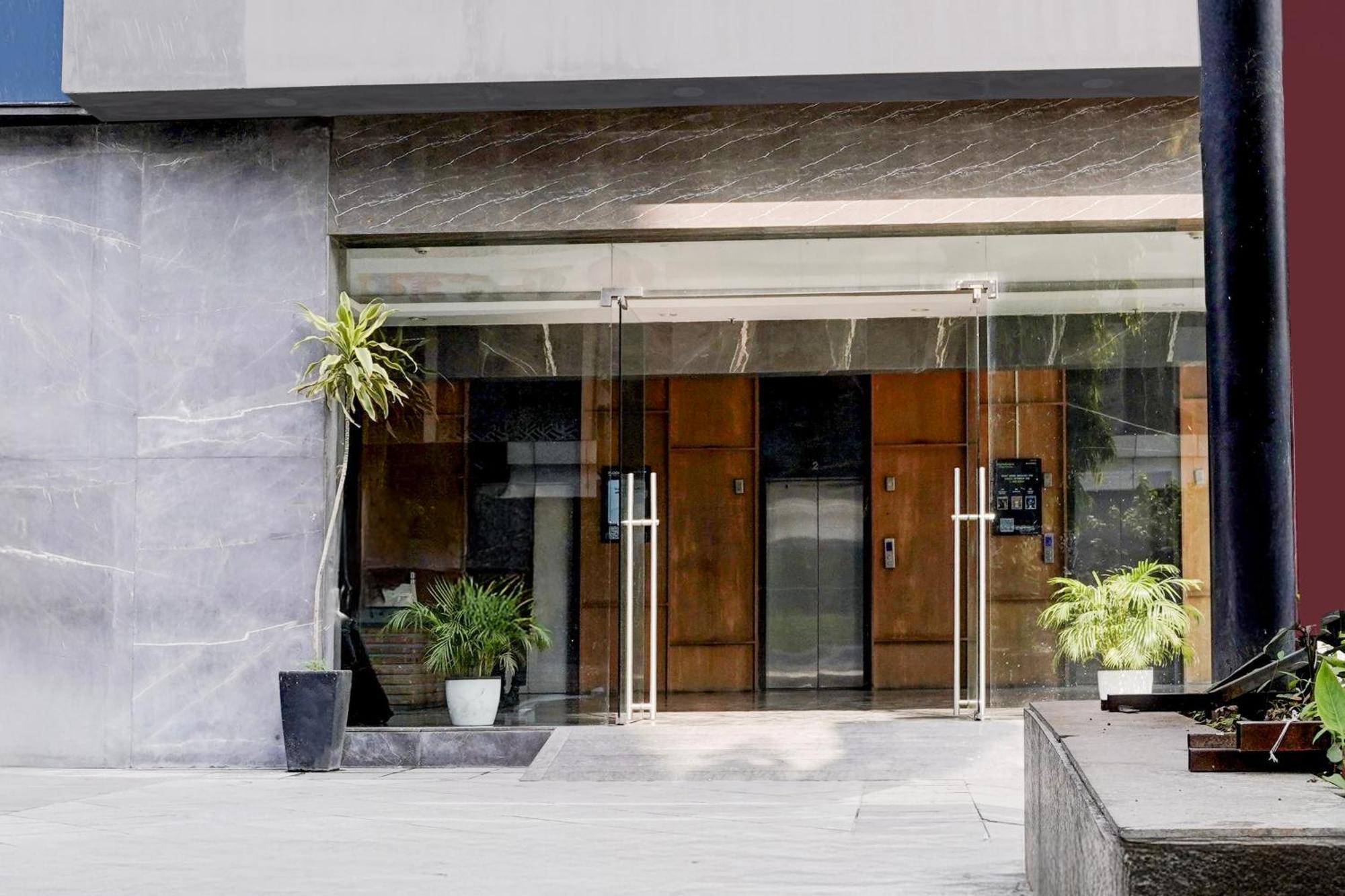 Super Townhouse Pbg Mall Vashi Turambhe Extérieur photo