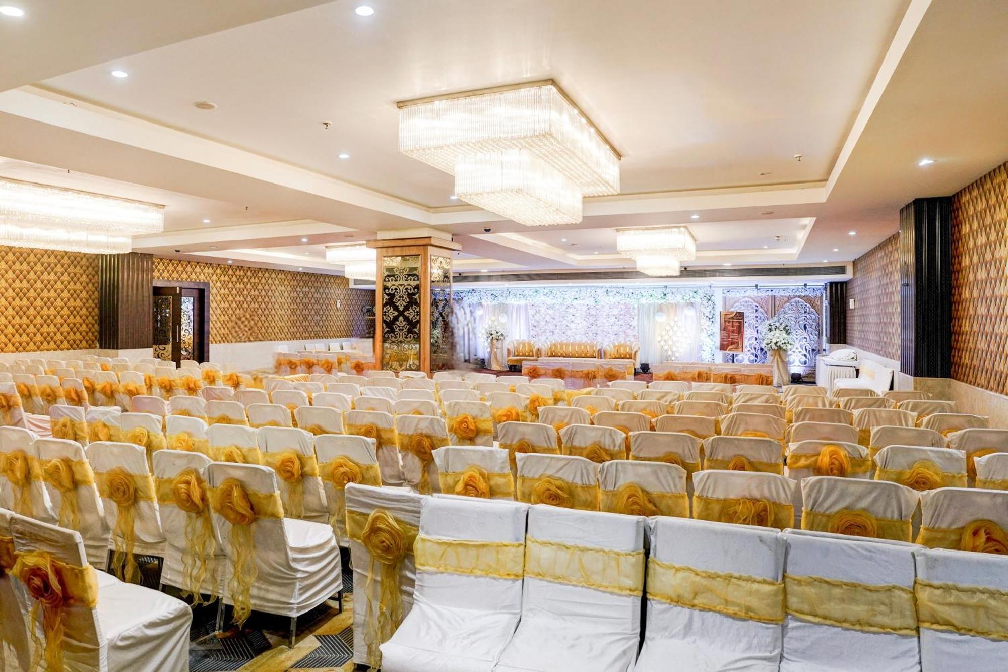 Super Townhouse Pbg Mall Vashi Turambhe Extérieur photo
